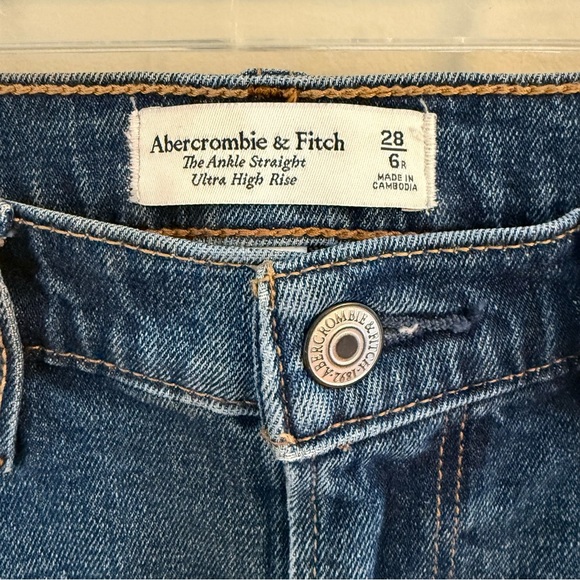 ABERCROMBIE Ankle Straight Ultra High Rise Jeans Dark Wash Distressed 6 Reg - Picture 6 of 7